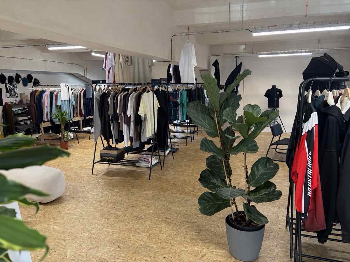 Brand Wave showroom with clothing racks